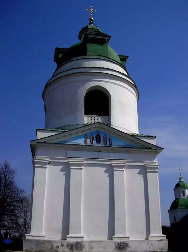 Прилуки. Церква-дзвіниця Святого Миколая, 1720. Побудована коштом прилуцького полковника Гната Галагана. Слугувала одночасно брамою-проїздом на територію замку.