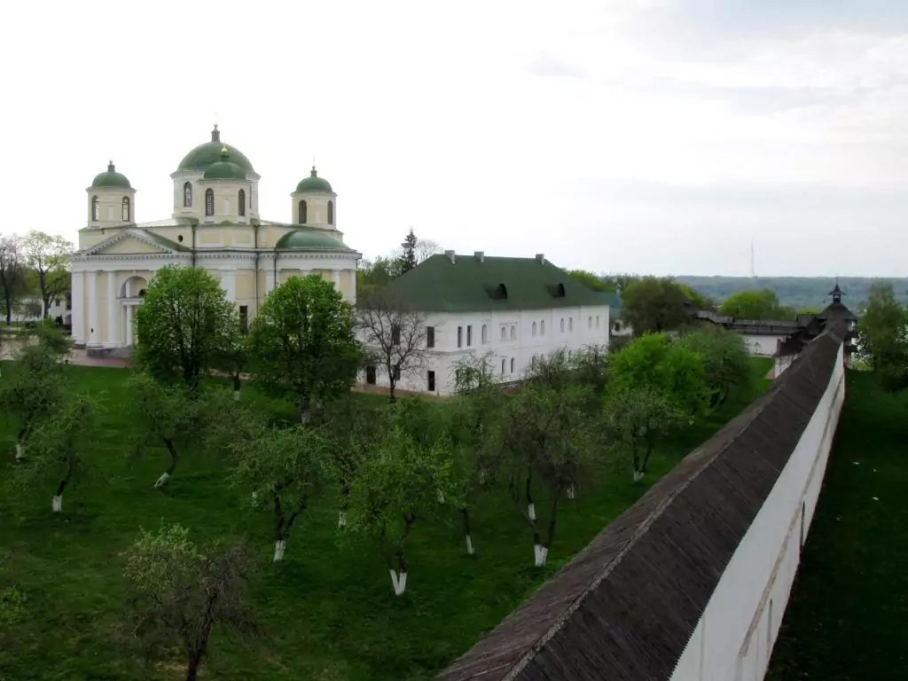 Новгород-Сіверський. Спасо-Преображенський монастир.